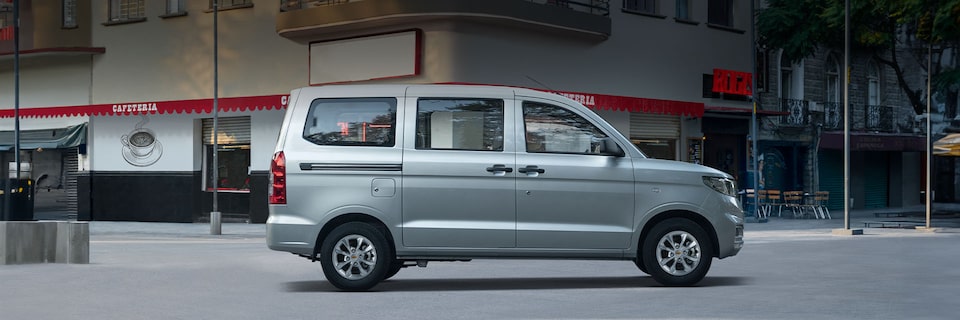 Chevrolet N400 Pasajeros es la van diseñada para ser práctica